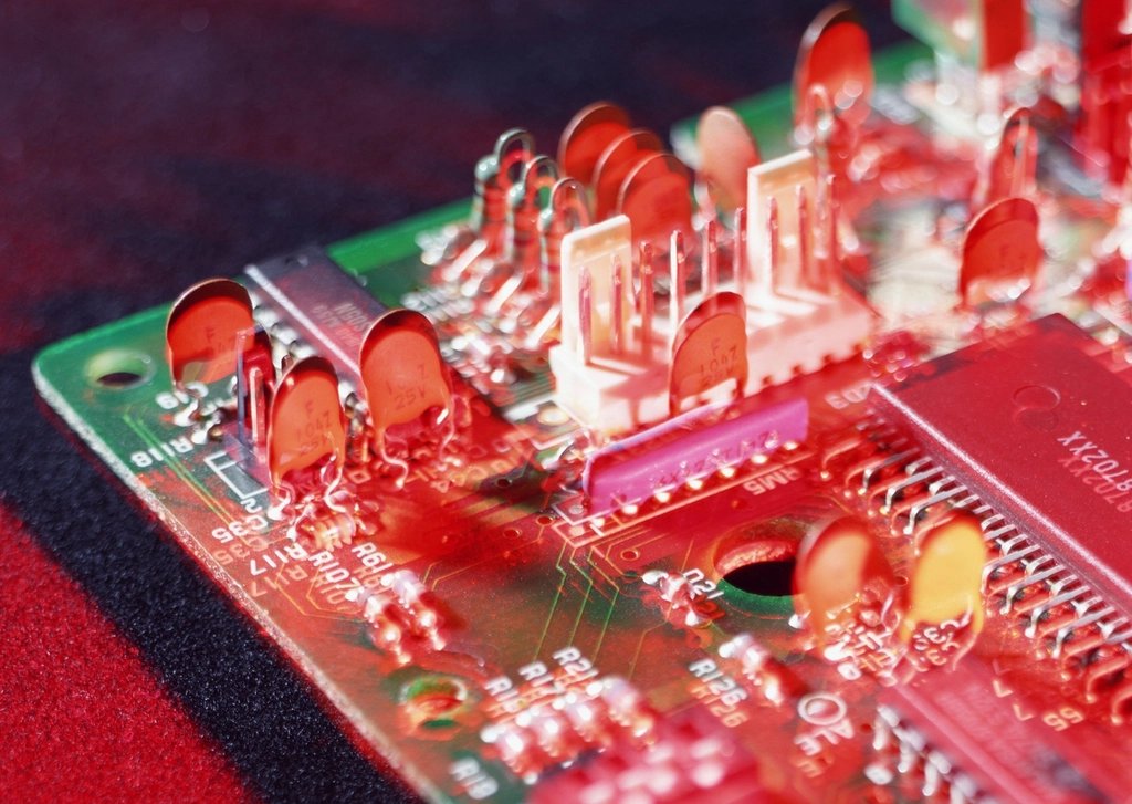 Módulo 4 — Fundamentos de Electrónica